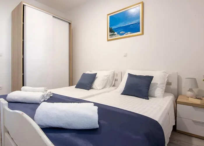 Crystal ماكارسكا