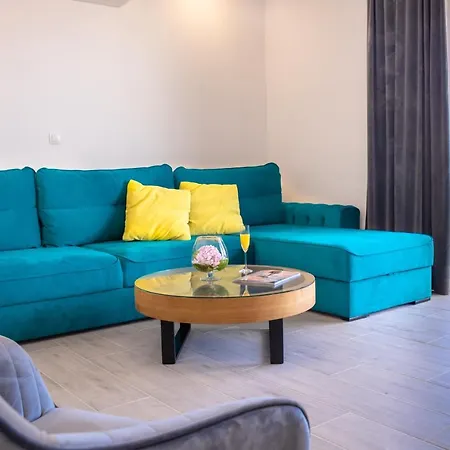 Crystal * マカルスカ