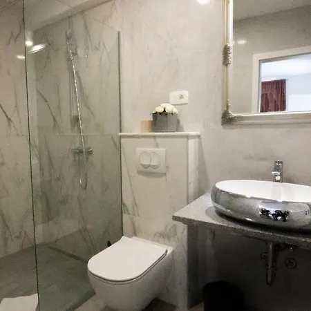 아파트 Crystal 마카르스카