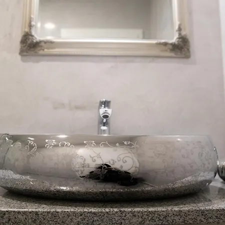 Crystal 마카르스카