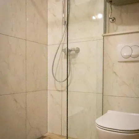 Crystal * 마카르스카