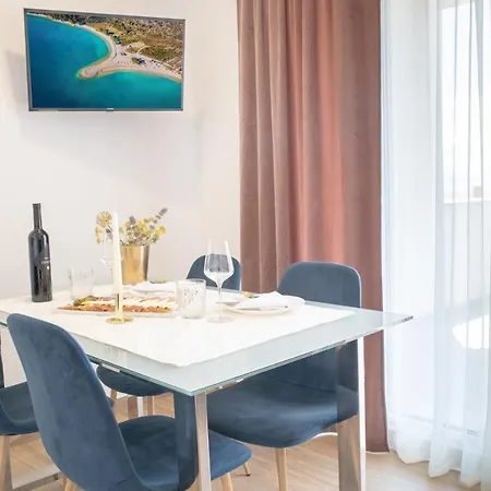 アパート Crystal