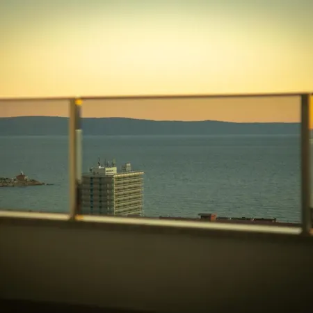 アパート Crystal